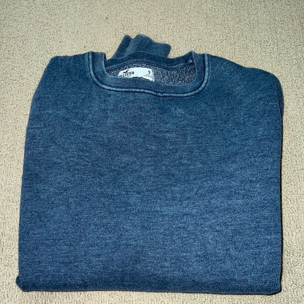 hollister crewneck